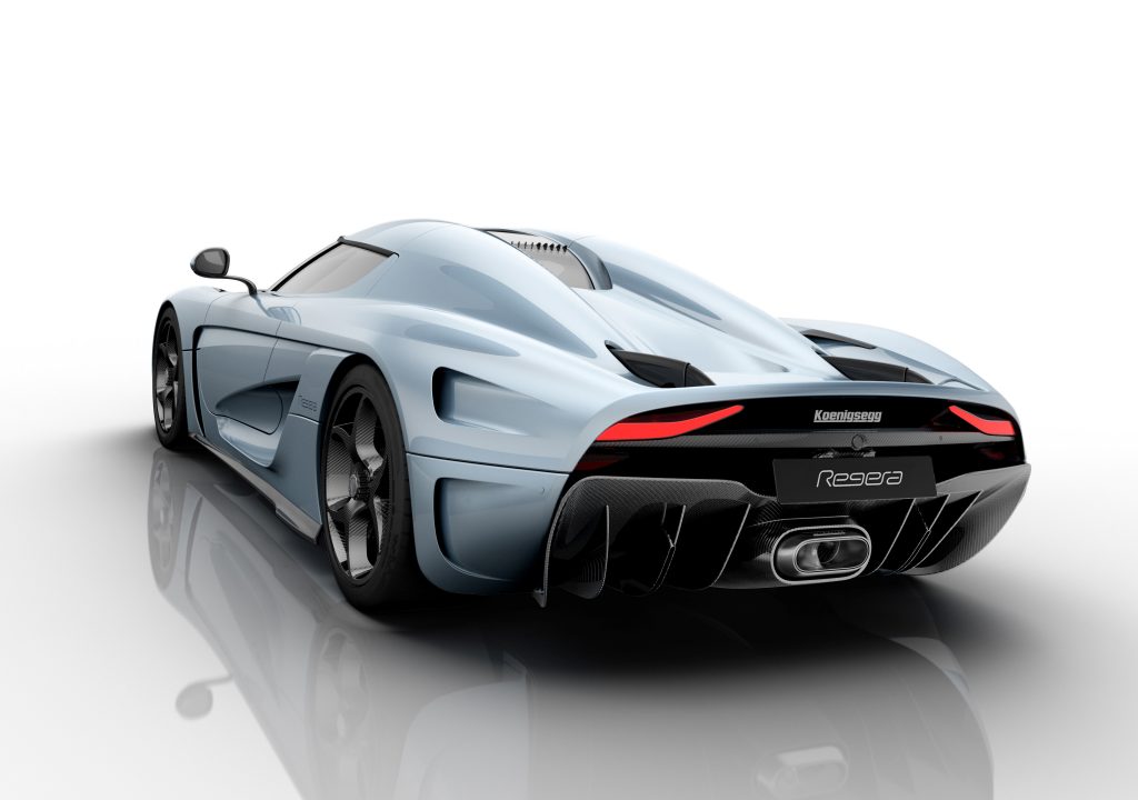 11Koenigsegg_Regera_rear_wing_down-1024x720